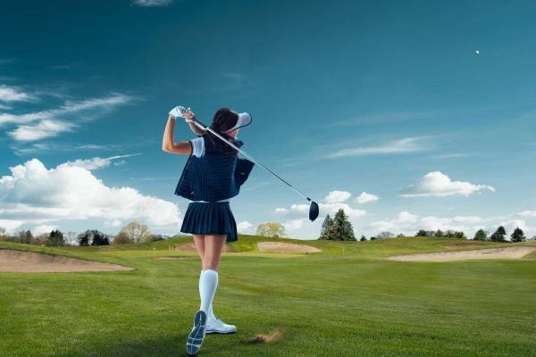 Understanding the Key Differences Between Driver Swings and Iron Swings